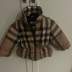 BURBERRY
Baby Beige Down Vintage Check Jacket size is 18months